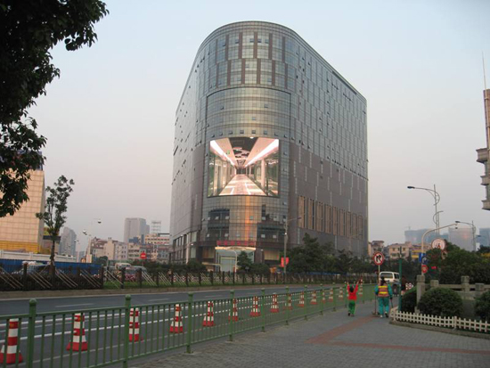 巴可為杭州四季青服裝特色街增添時尚魅力