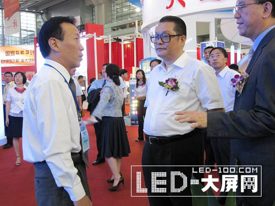 雷曼光電參加第六屆半導(dǎo)體照明展暨論壇