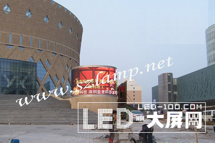 藍普又一戶外大型360度圓柱屏順利竣工