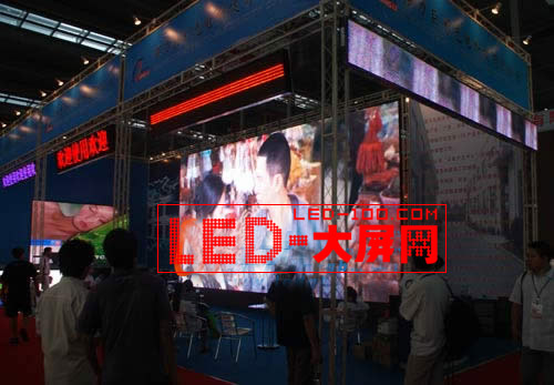 強力巨彩<a href=http://www.ds-360.com/company/1.htm target=_blank>LED顯示屏</a>亮相第11屆中國國際光電博覽會