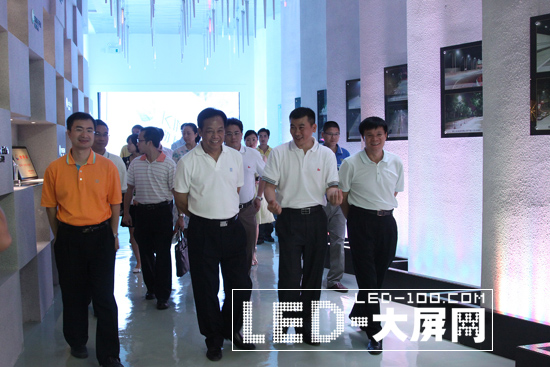 東莞市市長李毓全考察勤上光電