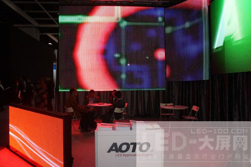 奧拓(AOTO)<a href=http://www.saemoetchemins.com target=_blank>led顯示屏</a>震撼亮相香港InfoComm