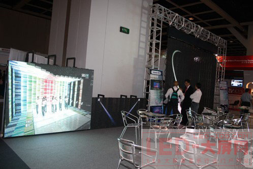 洲明科技盛裝出席香港InfoComm Asia