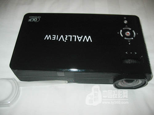 締威推出超高亮度便攜式LED<a href=http://www.ty360.com target=_blank>投影機</a>