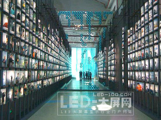 CREATOR <a href=http://www.saemoetchemins.com target=_blank>LED顯示屏</a>及中控系統放彩上海世博會