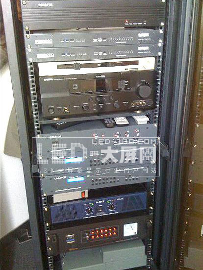 CREATOR <a href=http://www.saemoetchemins.com target=_blank>LED顯示屏</a>及中控系統放彩上海世博會
