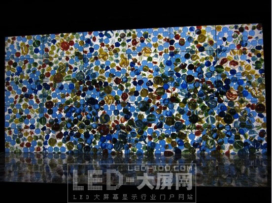 超窄6.5mm間距 夏普打造多屏顯示墻