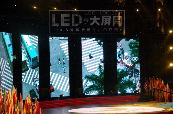 “我為大運倒計時”<br>創維超高清LED顯示屏打造豪華視覺盛宴