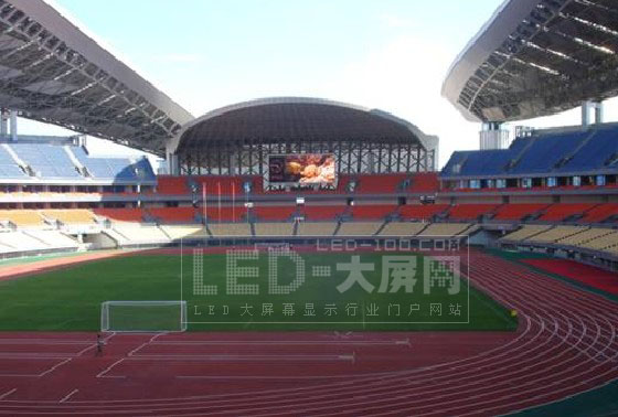 洲明LED<a href=http://www.saemoetchemins.com/company/quancaise.htm target=_blank>全彩顯示屏</a>閃亮登場廣西體育中心