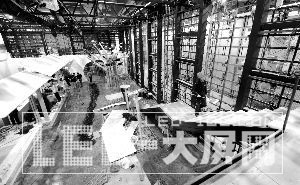 370平米超大<a href=http://www.saemoetchemins.com/company/1.htm target=_blank><a href=http://www.saemoetchemins.com target=_blank>LED顯示屏</a></a>創(chuàng)紀(jì)錄