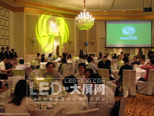 中國大型戶外<a href=http://www.saemoetchemins.com target=_blank>led顯示屏</a>媒體行業格局正在發生重大變化